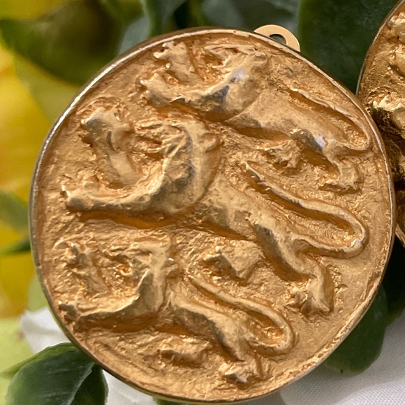 Ancient Gold Lioness Vintage Earrings - Picture 3 of 5